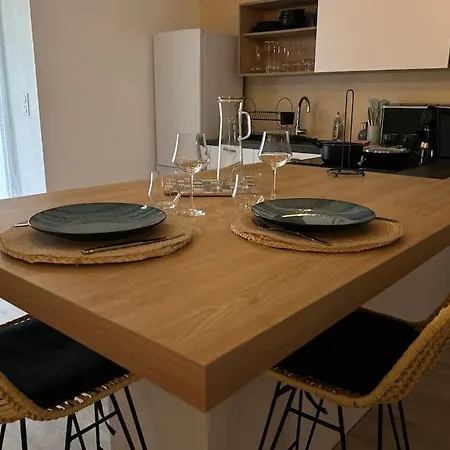 Appartement Moderne Avec Jardin Et Parking Vannes Exterior foto